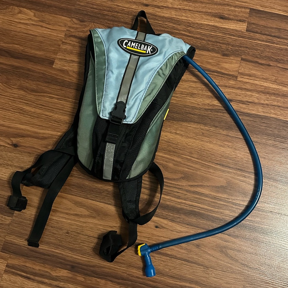 Camelbak Essential Hydration Pack - image 5